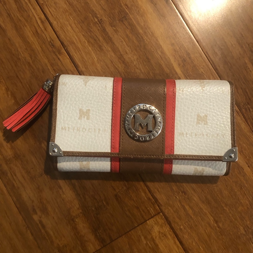 Chic Metrocity Leather Wallet – Red/Brown/White – leather wallet good condition